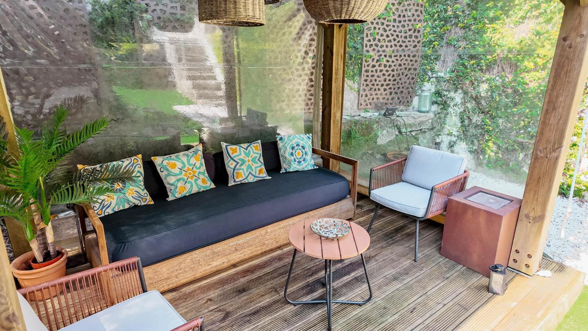 Unique With A Gorgeous Garden Apartment *