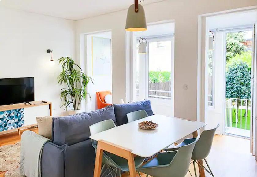 Apartment Unique With A Gorgeous Garden *